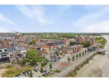 appartement récent à boom avec vue sur l'eau