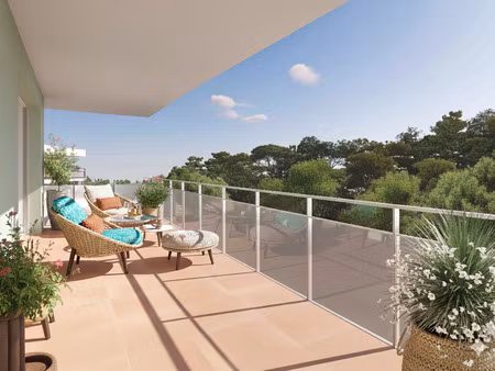 vente appartement 1 pièce 41 m² hyères (83400)