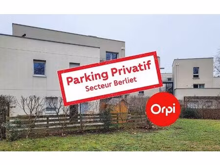 stationnement saint-priest m² t- à vendre  9 700 €
