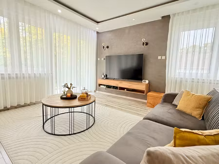 maison rénovée de 130 m2 avec jardin et double garage metz