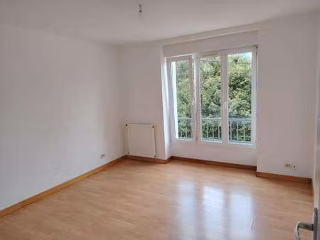 location appartement 2 pièces à lesneven (29260) : à louer 2 pièces / 35m² lesneven