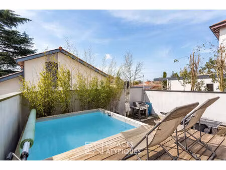 maison d'architecte avec jardin et piscine