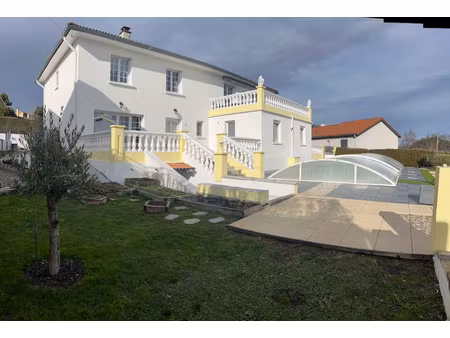 grande maison de 240m2 sur 1100m2 avec piscine
