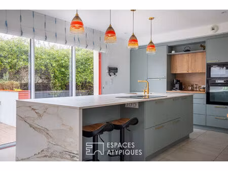 maison familiale à l'abri des regards  à quelques pas de l'océan.