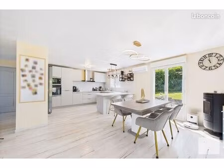 maison 7 pièces 155 m²