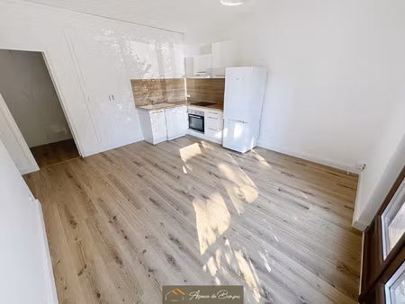 appartement type 2 40 m2  parking privatif et cave