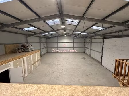 hangar récent avec bureaux   construction de 2021   367 m² utiles   2100 m² de parking  di