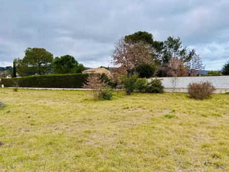 vente terrain 1000 m² à garéoult (83136)  194 000 €