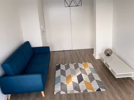 t3 meublé 2 chambres – dernier étage  vue dégagée – proche insa / la doua