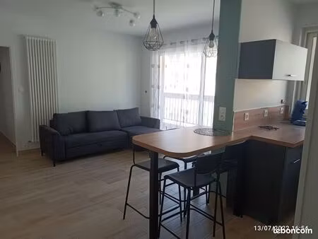 f3 | republique | 1min du tram | balcon | place parking