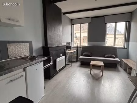 beau studio meublé- condé sur l'escaut