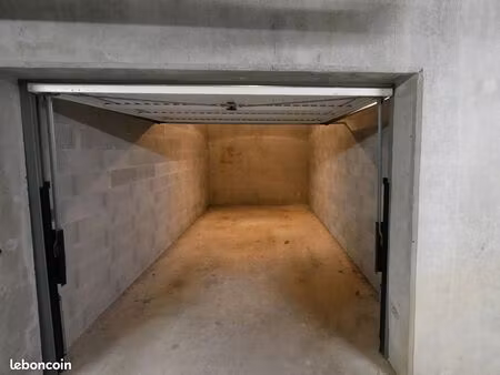 parking/box 15 m² étrembières