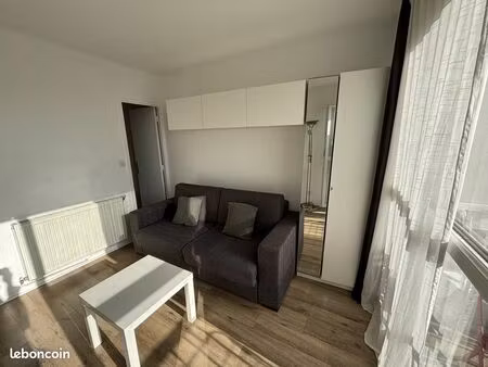 studio 1 pièce 14 m²