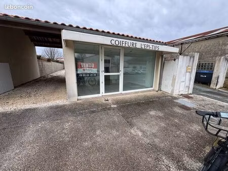 local 42m2 traiteur restauration la jarne