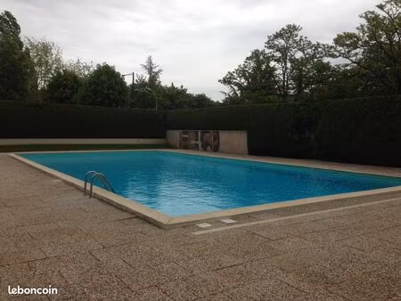 f2 dijon  belle residence balcon piscine tram