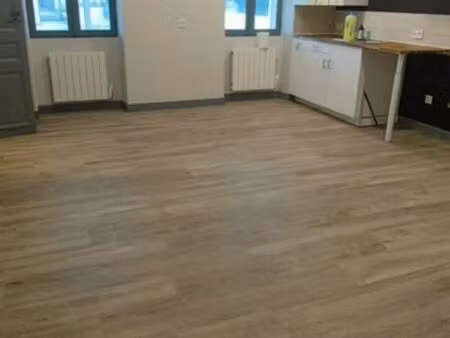 maison à louer 4 pièce(s) 66.00 m2 à saint julien de l'escap