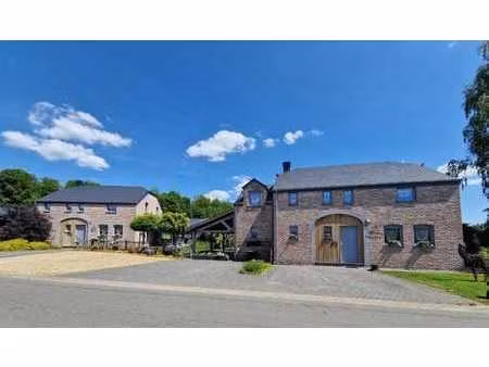 magnifique propriété comprenant 2 habitations  piscine  ...