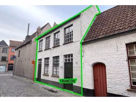 charmante maison de ville située dans un quartier calme du …