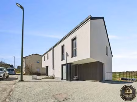 maison moderne 4 chambres et 2 salles de bains