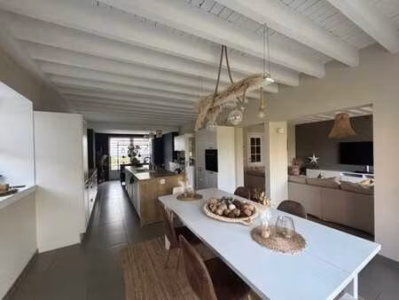 maison 3 chambres avec grande terrasse et jardin