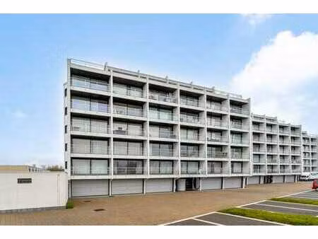 studio avec terrasse ensoleillée et belle vue dégagée sur...