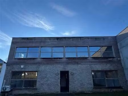 wauthier-braine | superbe bureau style industriel de 256m²