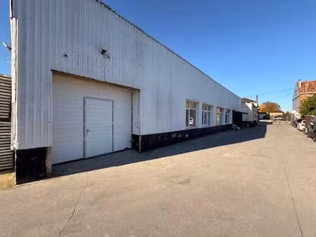 entrepôts 150m² avec bureau