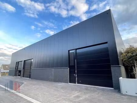 reeds verhuurde nieuwbouw kmo-unit (99 m² opslagruimte) t...