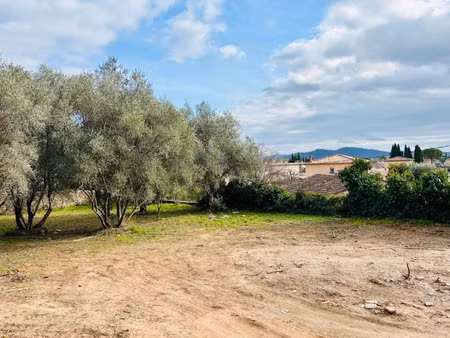 vente terrain 449 m² à cuers (83390)  179 000 €