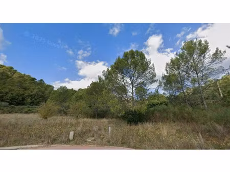 vente terrain 2065 m² à méounes-lès-montrieux (83136)  205 000 €