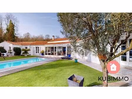 vente maison piscine à saint-vincent-sur-jard (85520) : à vendre piscine / 210m² saint-vin