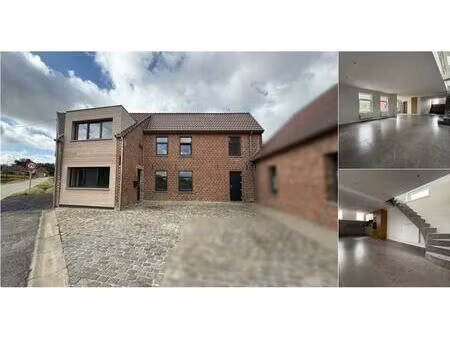 maison à louer à rue monplaisir 86 aubechies (vbd87925)