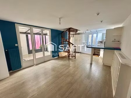 maison de ville 82 50m2 2ch+1 bureau avec cour