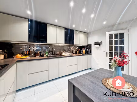 maison familiale avec jardin et double garage – 3 chmabres