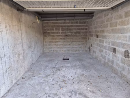 garage / box fermé à louer 14 58 m2 anglet blancpignon