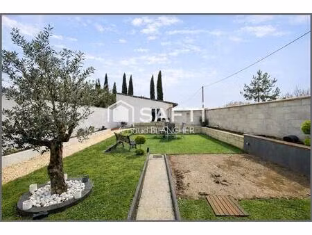 maison de village entièrement rénovée  4 chambres.