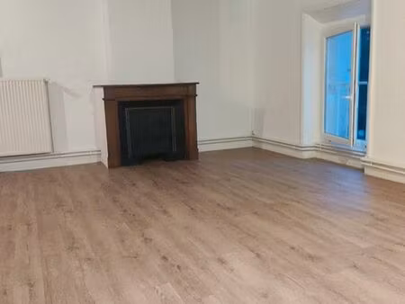 t3 - lumineux - disponible de suite