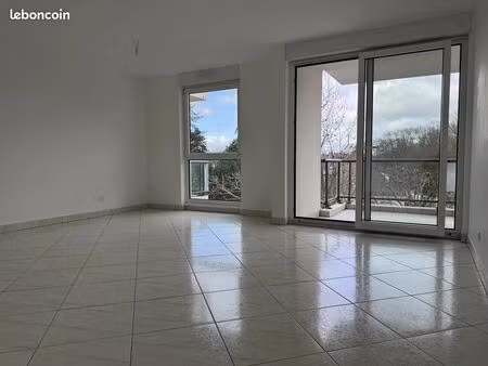 rare:bon pasteur  4 pièces dont 3 chambres  terrasse