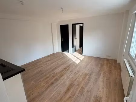 t2 entierement neuf 10 min hyper centre ville + parking