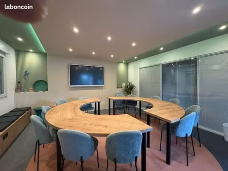 salle de réunion bourgoin - 14 pers  wifi & parking