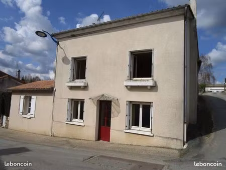 maison 101m2 à pamplie  7kms champdeniers
