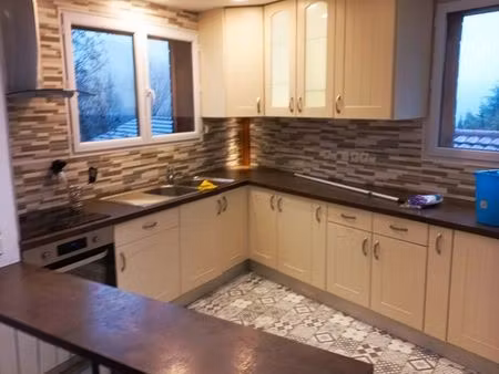 f5 avec terrasse et jardin