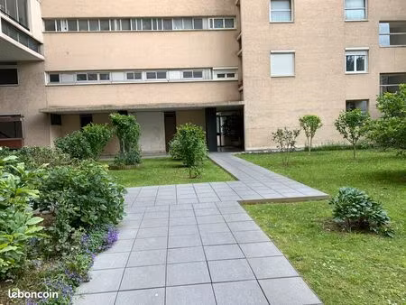 studio d'exception avec balcon – paris 15e (porte de versailles) / vanves