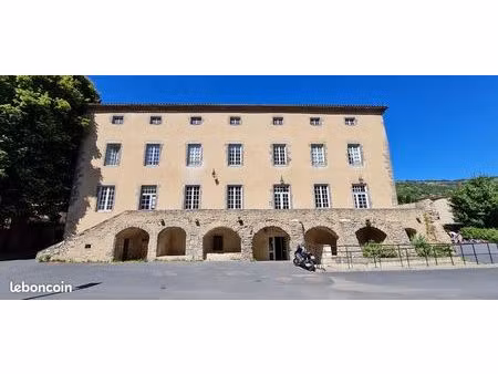 appartement t2 à la résidence le prieuré à blesle en haute loire