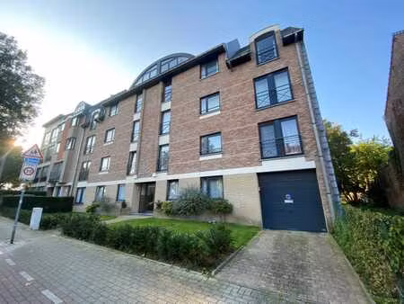 bel appartement 3 chambres de 115m² avec garage et cave