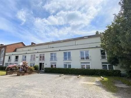 beau rez de chaussée 1 chambre