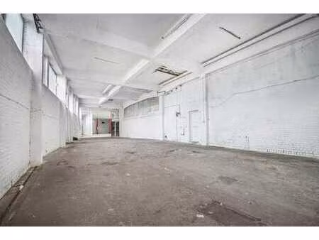 entrepôt de + 530m²