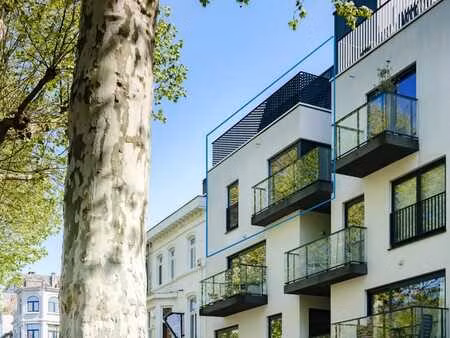 ruim en lichtrijk duplexappartement met 2 slaapkamers  me...