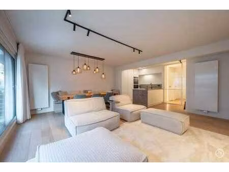 magnifique appartement spacieux de 2 chambres avec une bell