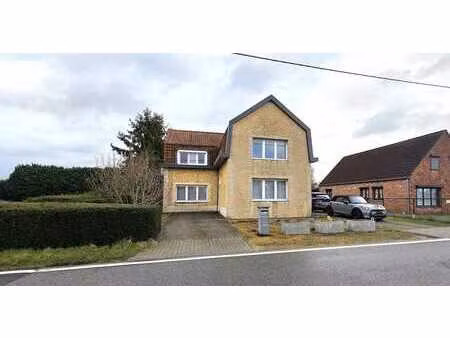 magnifique maison 4 façades sur parcelle de 17 ares à la jo